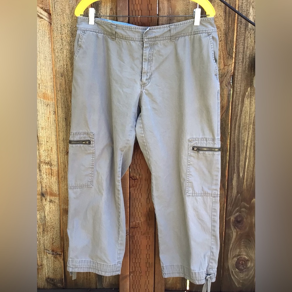 Izod capris Size 12. Light Green Grey color.
